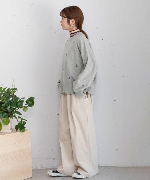 POU DOU DOU（プードゥドゥ）の「とび花刺繍スウェット（スウェット・レディース・イエロー/ブラック/グレー・M）」の4枚目の写真