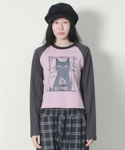 DEMARC(ドゥマーク)の「ボスキャット ラグランセミクロップ長袖Tシャツ ピンク&チャコール(Tシャツ/カットソー・レディース・その他・MEDIUM/LARGE)」の2枚目の写真
