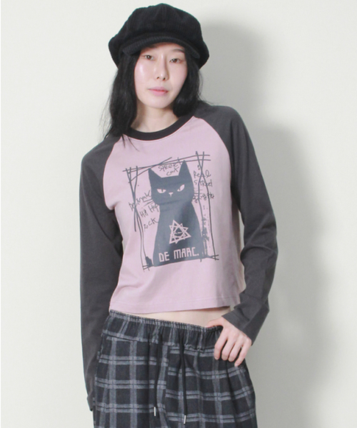 DEMARC(ドゥマーク)の「ボスキャット ラグランセミクロップ長袖Tシャツ ピンク&チャコール(Tシャツ/カットソー・レディース・その他・MEDIUM/LARGE)」の3枚目の写真