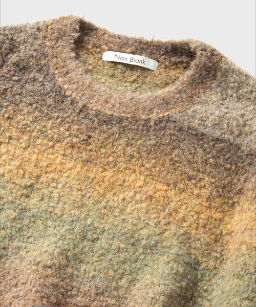NONBLANK(ノンブランク)の「グラデーションラウンドニット_オリーブブラウン(ニット/セーター・メンズ・その他・SMALL/MEDIUM/LARGE/X-LARGE)」の3枚目の写真