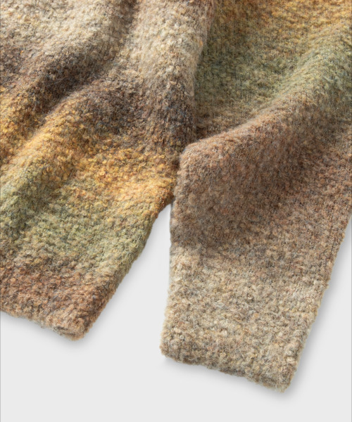 NONBLANK(ノンブランク)の「グラデーションラウンドニット_オリーブブラウン(ニット/セーター・メンズ・その他・SMALL/MEDIUM/LARGE/X-LARGE)」の4枚目の写真