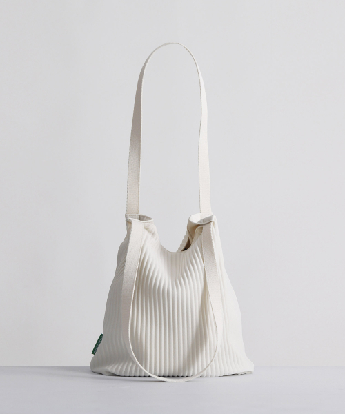 GREEN STUFF(グリーンスタッフ)の「boxy bag 61 - pleats ivory(エコバッグ/サブバッグ・レディース・その他・FREE)」の2枚目の写真