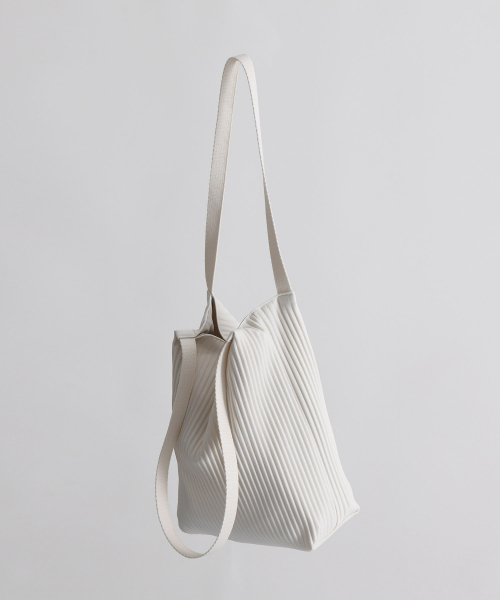GREEN STUFF(グリーンスタッフ)の「boxy bag 61 - pleats ivory(エコバッグ/サブバッグ・レディース・その他・FREE)」の8枚目の写真