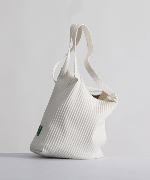 GREEN STUFF(グリーンスタッフ)の「boxy bag 61 - pleats ivory(エコバッグ/サブバッグ・レディース・その他・FREE)」の9枚目の写真