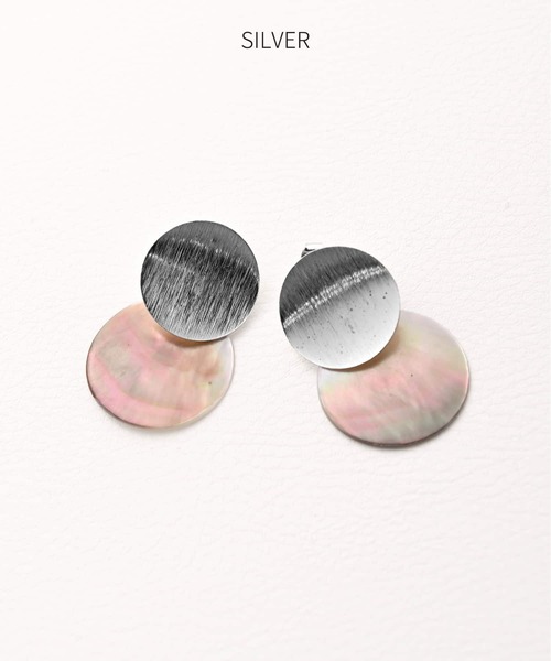 STYLE DELI（スタイルデリ）の「メタルとシェルのWプレートピアス（ピアス（両耳用）・レディース・シルバー/ゴールド・FREE）」の6枚目の写真