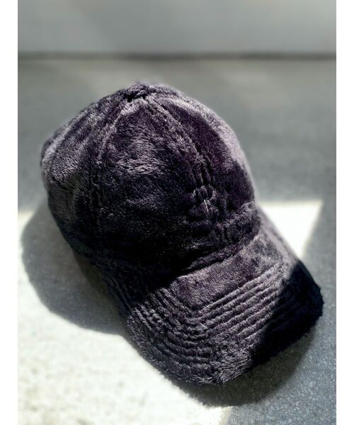 RESEXXY（リゼクシー）の「【NEWERA】ファーキャップ（キャップ・レディース・ブラック/ホワイト・FREE）」の3枚目の写真