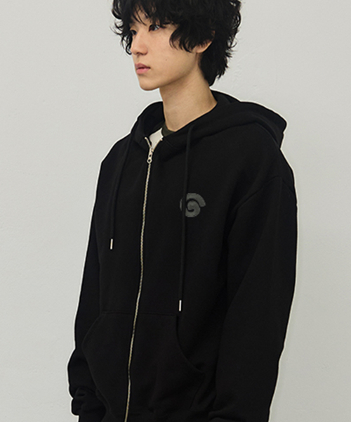 GRAVER（グレーバー）の「[ユニセックス]Gシンボル刺繍フードジップアップ_2カラー（パーカー・レディース・ライトグレー/ブラック・FREE）」の4枚目の写真