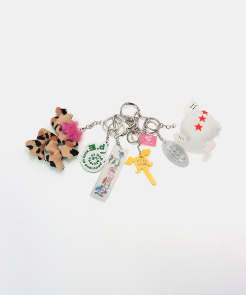 b.Eautiful/ビューティフル】 x LTTT Calder Keychain（キーケース