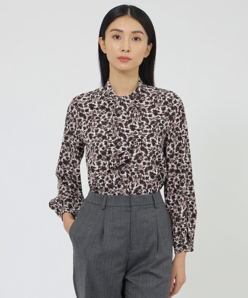 Paul Stuart(ポールスチュアート)の「【WEB・一部店舗限定/ウォッシャブル】スモールフラワー ブラウス(シャツ/ブラウス・レディース・ブラウン/ブルー・6)」の1枚目の写真