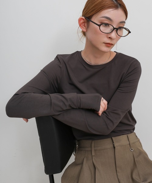 select MOCA(セレクトモカ)の「【UV CUT】フィンガースリーブクルーネックロングTシャツ(Tシャツ/カットソー・レディース・ブラウン/オフホワイト/ブラック・FREE)」の17枚目の写真