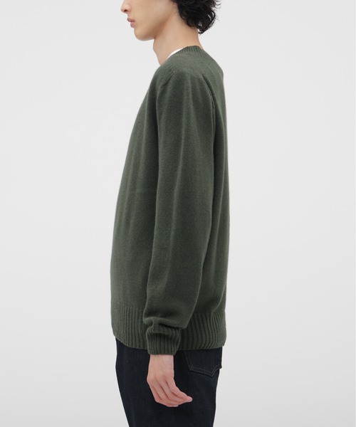 MARGARET HOWELL(マーガレットハウエル)の「SOFT MERINO KNITWEAR(ニット/セーター・メンズ・グレー系その他/オリーブ・LARGE/MEDIUM)」の3枚目の写真