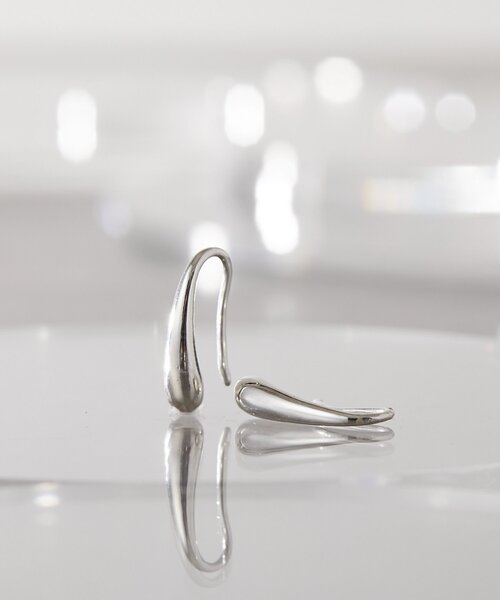 ear PAPILLONNER（イアパピヨネ）の「《スターリングシルバー使用》プチ涙ピアス（ピアス（両耳用）・レディース・シルバー/ゴールド・FREE）」の2枚目の写真