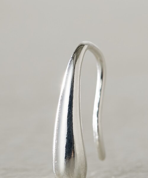 ear PAPILLONNER（イアパピヨネ）の「《スターリングシルバー使用》プチ涙ピアス（ピアス（両耳用）・レディース・シルバー/ゴールド・FREE）」の15枚目の写真