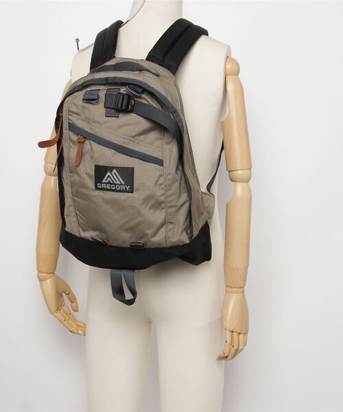 GREGORY(グレゴリー)の「ファインデイ FINE DAY V2 サンドストーム(バックパック/リュック・メンズ・ベージュ系・ONE SIZE)」の2枚目の写真