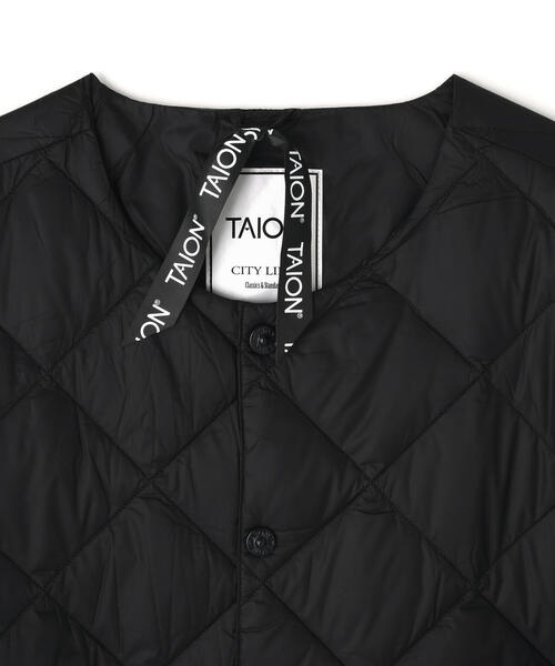 TAION(タイオン)の「TAION/タイオン/CITY CREW NECK DOWN JACKET(ダウンジャケット/コート・レディース・ブラック/ホワイト系2・S/M/L)」の10枚目の写真