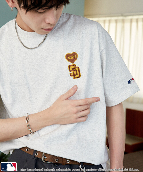 PUBLUX(パブリュクス)の「PUBLUX/パブリュクス <機能性素材>別注MLB ワンポイントハートTシャツ 限定展開(Tシャツ/カットソー・メンズ・ブラック/オフホワイト/ネイビー/グレー/ピンク/ブラウン/ライトグレー・L/M/フリ-)」の8枚目の写真