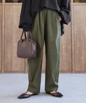reca(レカ)のタックコクーンパンツ