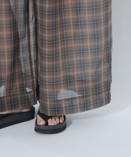 BEAMS BOY（ビームスボーイ）の「maturely / ボイル チェック ワイド イージー（その他パンツ・レディース・ブラウン/ピンク・ONE SIZE）」の6枚目の写真