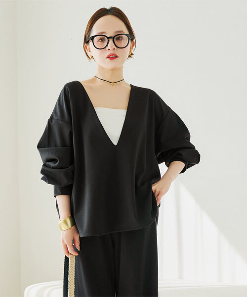 KOBE LETTUCE（コウベレタス）の「[ 田中亜希子さんコラボ ] 深Vネックジャージープルオーバー（Tシャツ/カットソー・レディース・オフホワイト/グレー系/ベージュ系/ブラック・M-Long/M-Short）」の3枚目の写真