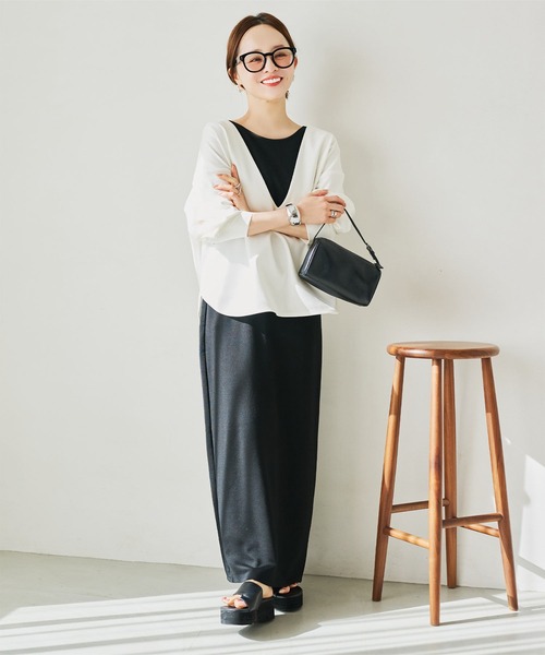 KOBE LETTUCE（コウベレタス）の「[ 田中亜希子さんコラボ ] 深Vネックジャージープルオーバー（Tシャツ/カットソー・レディース・オフホワイト/グレー系/ベージュ系/ブラック・M-Long/M-Short）」の5枚目の写真