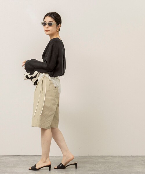 MAQWEL(マクウェル)の「《セットアップ対応》【MAQWEL/マクウェル】ウォッシャブルサテンTブラウス(シャツ/ブラウス・レディース・オフホワイト/ブラック・FREE)」の10枚目の写真