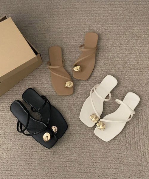 Miniministore(ミニミニストア)の「メタルサムリングトングサンダルストラップ(サンダル・レディース・ブラウン/ブラック/オフホワイト・22.5cm/24.0cm/23.0cm/24.5cm/23.5cm)」の22枚目の写真