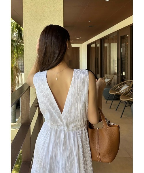 LUDICRUM(ルーディクルム)の「Vneck drawstring dress(ワンピース・レディース・ブラック/オフホワイト/ラベンダー・M/S)」の5枚目の写真