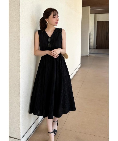 LUDICRUM(ルーディクルム)の「Vneck drawstring dress(ワンピース・レディース・ブラック/オフホワイト/ラベンダー・M/S)」の8枚目の写真