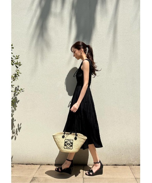LUDICRUM(ルーディクルム)の「Vneck drawstring dress(ワンピース・レディース・ブラック/オフホワイト/ラベンダー・M/S)」の7枚目の写真