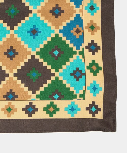 UNITED ARROWS(ユナイテッドアローズ)の「プリント ポケットチーフ(ポケットチーフ・メンズ・ダークブラウン/オリーブ・FREE)」の4枚目の写真