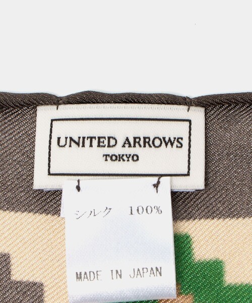 UNITED ARROWS(ユナイテッドアローズ)の「プリント ポケットチーフ(ポケットチーフ・メンズ・ダークブラウン/オリーブ・FREE)」の8枚目の写真