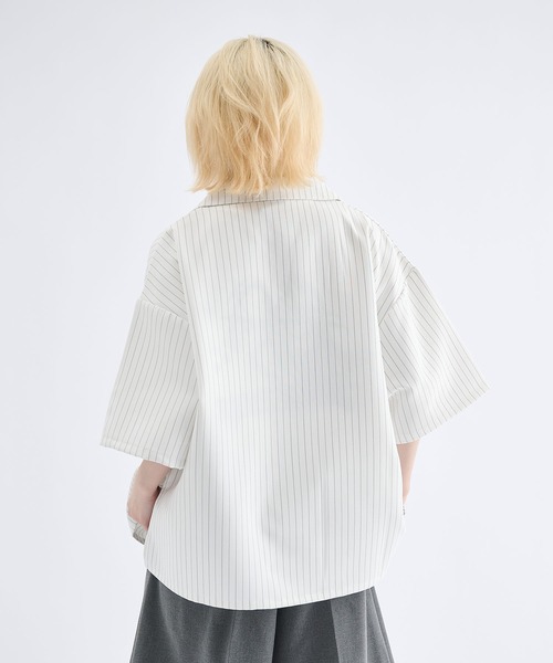Remember.(リメンバー)の「フラワーボタンストライプ開襟シャツ / Flower Button Stripe Halfsleeve Shirt(シャツ/ブラウス・メンズ・ブラック/ブラウン/ホワイト・LARGE/MEDIUM)」の10枚目の写真
