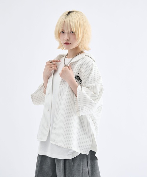 Remember.(リメンバー)の「フラワーボタンストライプ開襟シャツ / Flower Button Stripe Halfsleeve Shirt(シャツ/ブラウス・メンズ・ブラック/ブラウン/ホワイト・LARGE/MEDIUM)」の7枚目の写真