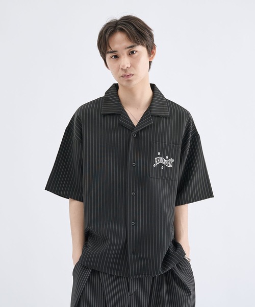 Remember.(リメンバー)の「フラワーボタンストライプ開襟シャツ / Flower Button Stripe Halfsleeve Shirt(シャツ/ブラウス・メンズ・ブラック/ブラウン/ホワイト・LARGE/MEDIUM)」の15枚目の写真