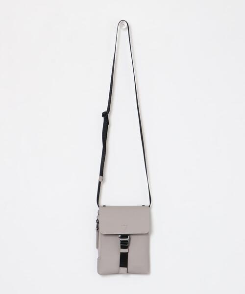 SENSE OF PLACE by URBAN RESEARCH(センスオブプレイスバイアーバンリサーチ)の「GASTON LUGA SPLASH MINI CROSSBODY(ショルダーバッグ・メンズ・ブラック/グレー系その他/イエロー系その他・ONE)」の2枚目の写真