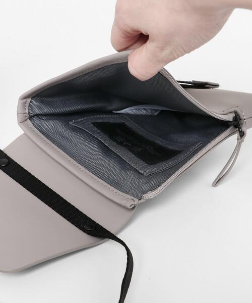 SENSE OF PLACE by URBAN RESEARCH(センスオブプレイスバイアーバンリサーチ)の「GASTON LUGA SPLASH MINI CROSSBODY(ショルダーバッグ・メンズ・ブラック/グレー系その他/イエロー系その他・ONE)」の5枚目の写真