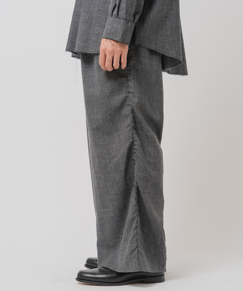 Gabriela Coll Garments（ガブリエラコールガーメンツ）の「GABRIELA COLL GARMENTS(ガブリエラコールガーメンツ) 別注 DRAPED TROUSERS（スラックス・メンズ・チャコールグレー・3/2/1）」の4枚目の写真