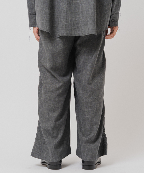 Gabriela Coll Garments（ガブリエラコールガーメンツ）の「GABRIELA COLL GARMENTS(ガブリエラコールガーメンツ) 別注 DRAPED TROUSERS（スラックス・メンズ・チャコールグレー・3/2/1）」の5枚目の写真
