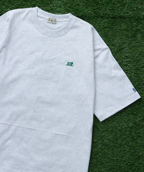 The Endless Summer(エンドレスサマー)の「TES SATIN WAPPEN BIG T-SHIRT / ビッグシルエットTシャツ(Tシャツ/カットソー・メンズ・グレー/ブラック/ホワイト・SMALL/MEDIUM/LARGE/X-LARGE)」の9枚目の写真