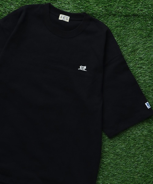 The Endless Summer(エンドレスサマー)の「TES SATIN WAPPEN BIG T-SHIRT / ビッグシルエットTシャツ(Tシャツ/カットソー・メンズ・グレー/ブラック/ホワイト・SMALL/MEDIUM/LARGE/X-LARGE)」の10枚目の写真