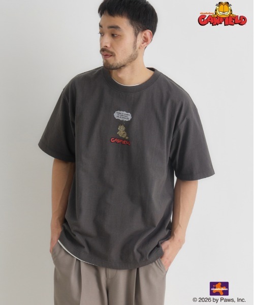 Right-on（ライトオン）の「【GARFIELD】グラフィックプリントTシャツ (ヴィンテージ加工/バイオウォッシュ/ユーズド感)（Tシャツ/カットソー・メンズ・イエロー/ダークグレー/ホワイト・M/L/XL/S）」の2枚目の写真