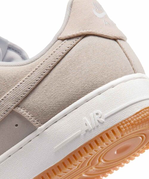 NIKE(ナイキ)の「エア フォース 1 '07 LV8 「デニム」 メンズシューズ / Air Force 1 '07 LV8 "Denim" Men's Shoes IR0951-001 Vast Grey(スニーカー・メンズ・ライトアッシュグレー・26/26.5/27/27.5/24/24.5/25/25.5/28/28.5/29/30/29.5)」の4枚目の写真