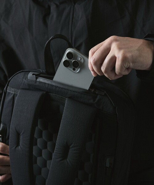 WEXLEY(ウェクスレイ)の「【WEXLEY/ウェクスレイ】STBP600 STEM V2 CRINKLE NYLON BLACK(バックパック/リュック・メンズ・ブラック・FREE)」の4枚目の写真