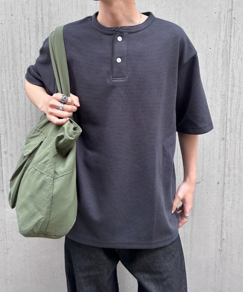 link lot(リンクロット)の「ドライワッフルヘンリーネック半袖Tシャツ(Tシャツ/カットソー・メンズ・オートミール/グレー/ブラック・M/L/XL)」の2枚目の写真
