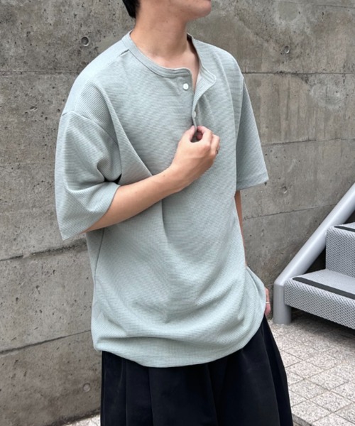 link lot(リンクロット)の「ドライワッフルヘンリーネック半袖Tシャツ(Tシャツ/カットソー・メンズ・オートミール/グレー/ブラック・M/L/XL)」の13枚目の写真