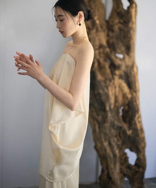 LAULEN(ローレン)の「satin drape bare top blouse /サテンドレープベアトップブラウス(シャツ/ブラウス・レディース・アイボリー/ブラック/ブラウン・FREE)」の12枚目の写真