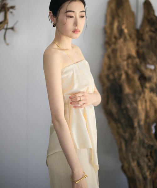 LAULEN(ローレン)の「satin drape bare top blouse /サテンドレープベアトップブラウス(シャツ/ブラウス・レディース・アイボリー/ブラック/ブラウン・FREE)」の16枚目の写真