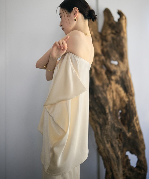 LAULEN(ローレン)の「satin drape bare top blouse /サテンドレープベアトップブラウス(シャツ/ブラウス・レディース・アイボリー/ブラック/ブラウン・FREE)」の19枚目の写真