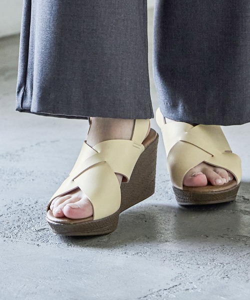 Fashion Letter（ファッションレター）の「日本製 バックベルトウェッジサボサンダル 痛くないサンダル（サンダル・レディース・ダークブラウン/ホワイト/ブラック・M/S/LL/L）」の8枚目の写真