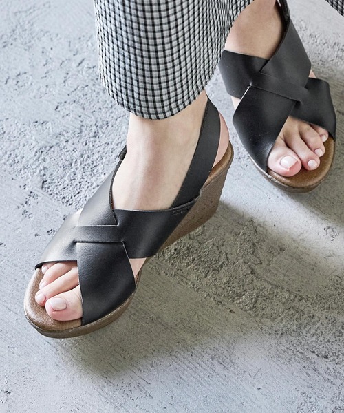 Fashion Letter（ファッションレター）の「日本製 バックベルトウェッジサボサンダル 痛くないサンダル（サンダル・レディース・ダークブラウン/ホワイト/ブラック・M/S/LL/L）」の13枚目の写真